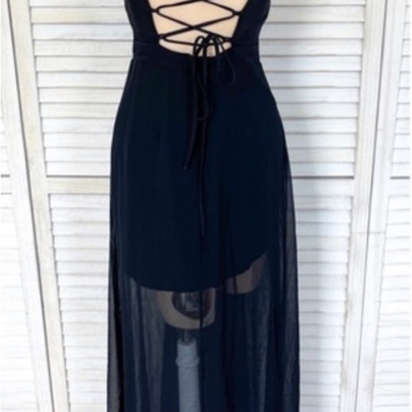 Black Express Dress. - Picture 3 of 7